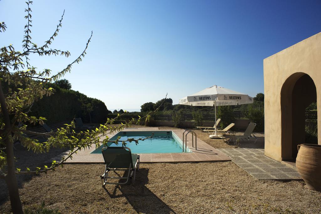 Gennadi Blue Sky Villas ภายนอก รูปภาพ