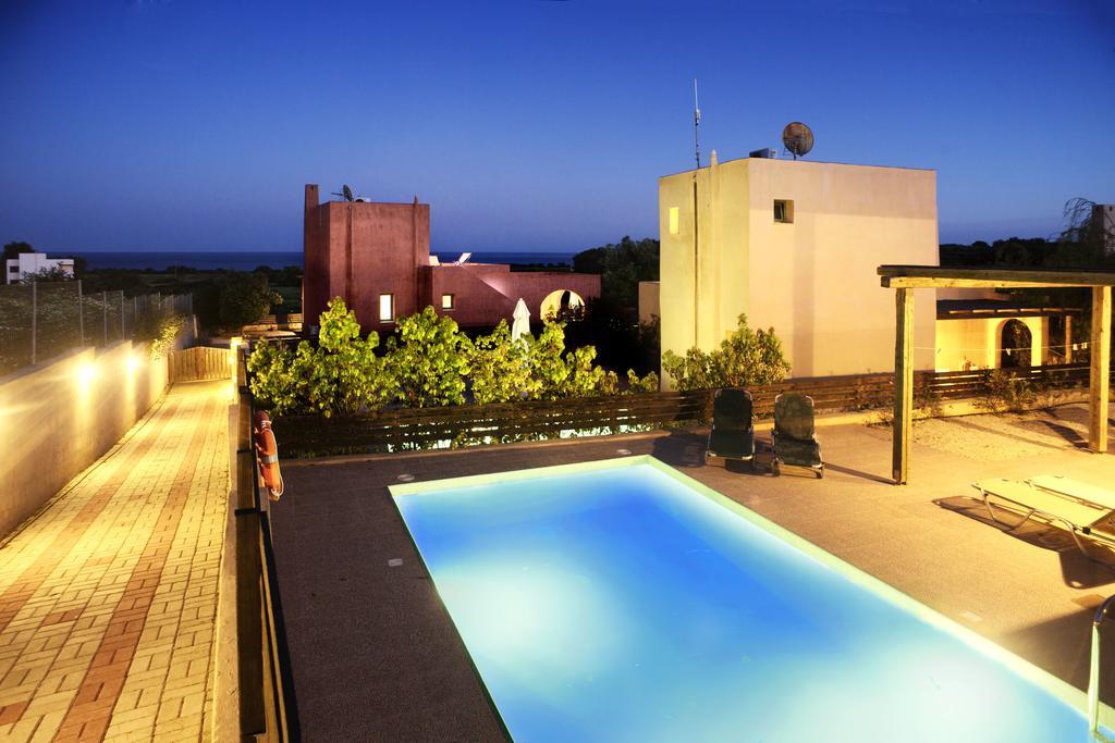Gennadi Blue Sky Villas ภายนอก รูปภาพ